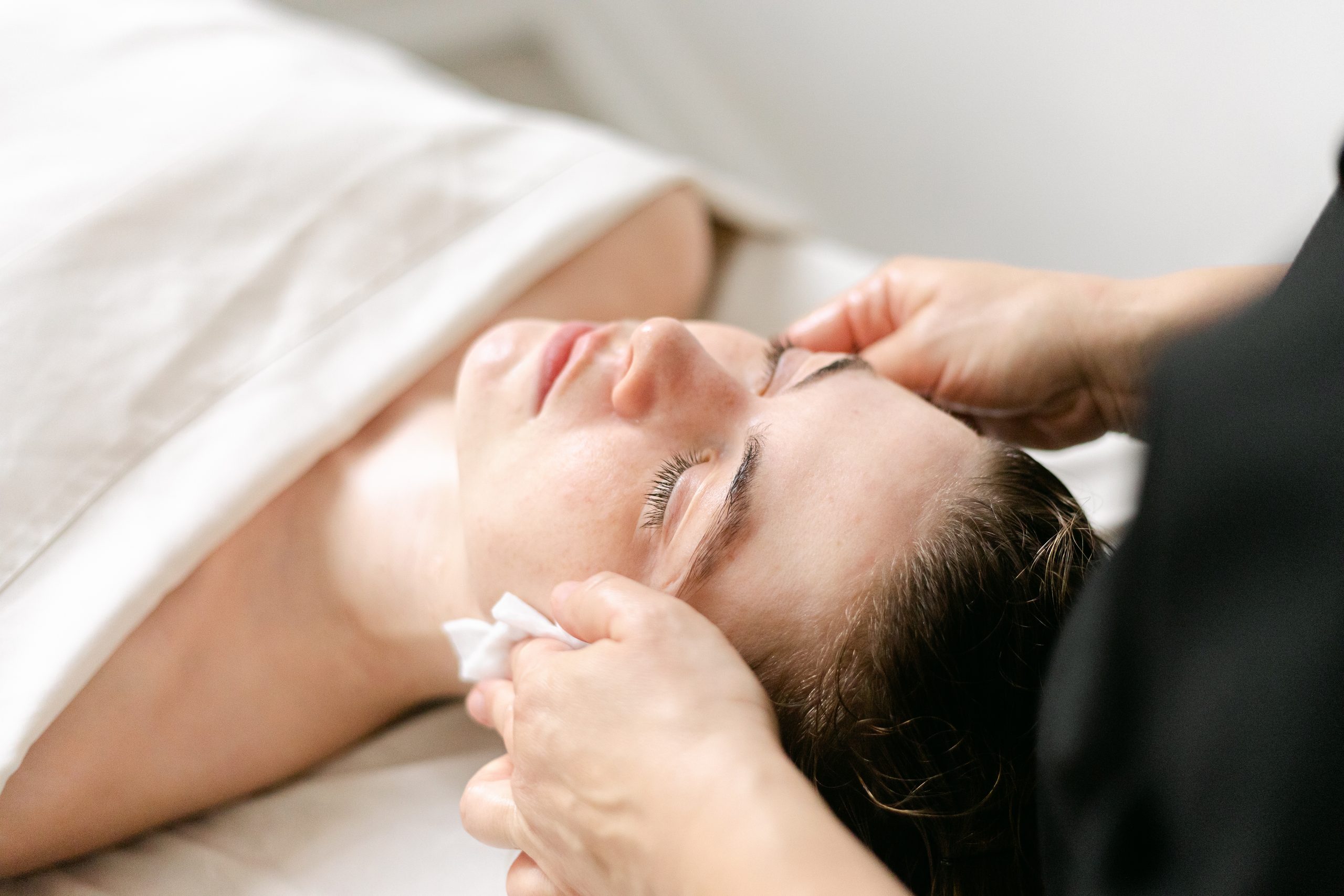 What Is a Non Surgical Facelift and How Does It Work